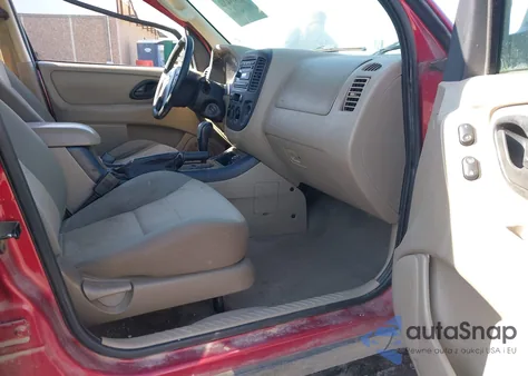 2005 Ford Escape Xls from USA, damaged, VIN 1FMYU02Z05KC91786